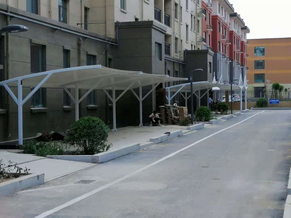 膜結構自行車棚