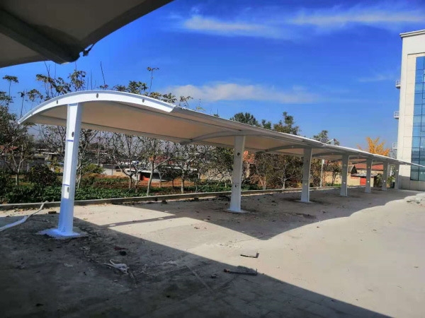 膜結構自行車棚